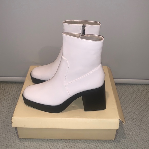 White Halo Boots from Princess Polly! Brand new and never been worn. - Picture 4 of 6